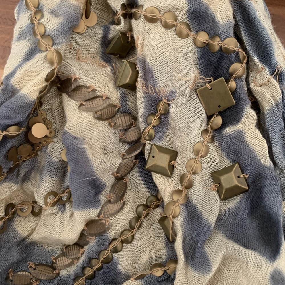 Patterned scarf - Picture 3 of 4